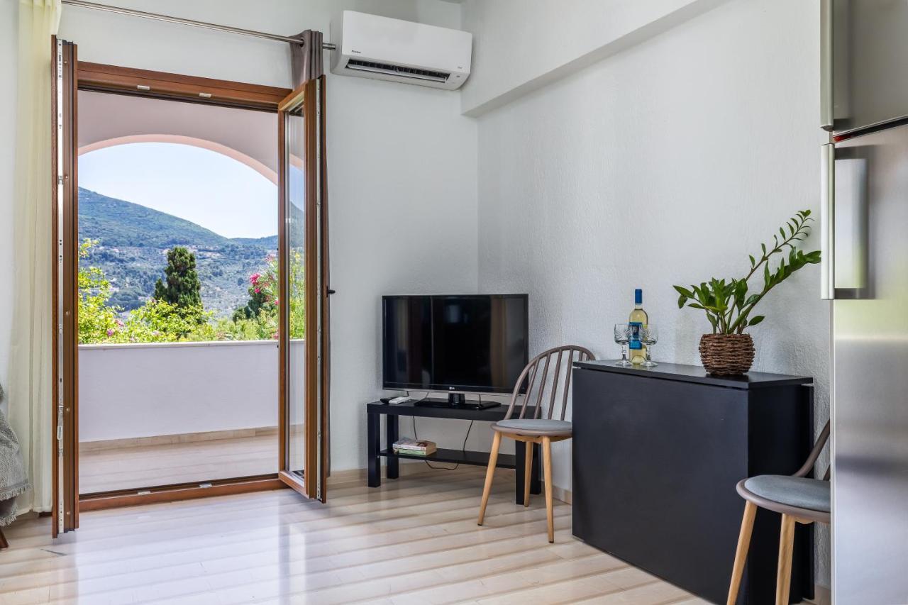 Lina Apartments Skopelos Town Exterior foto